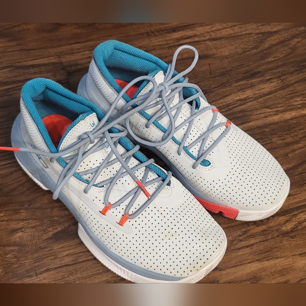 Under Armour SC 3Zero III (GS) basketball shoes 6Y